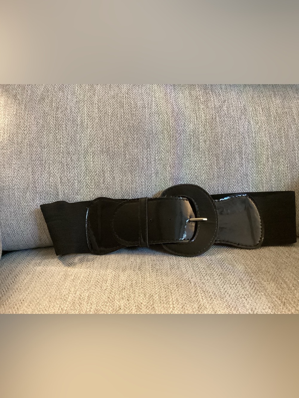 Black Patent Elastic Waist Belt with Round Buckle